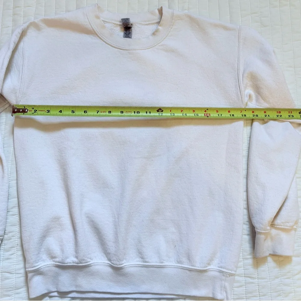 Gildan White Graphic Crew Neck Sweatshirt with Sunset Design Size S - Picture 7 of 7